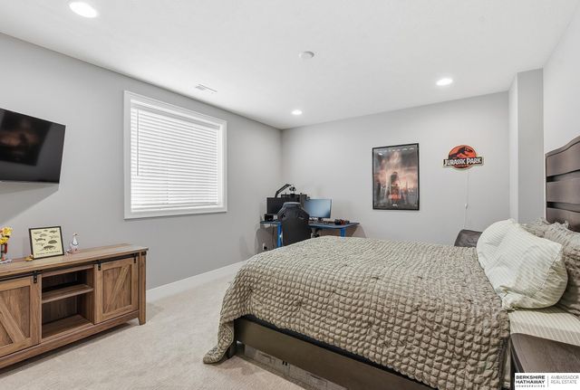 2005 S 208th Street, Elkhorn, NE 68022
