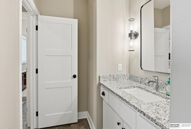 2005 S 208th Street, Elkhorn, NE 68022