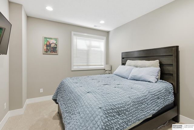 2005 S 208th Street, Elkhorn, NE 68022