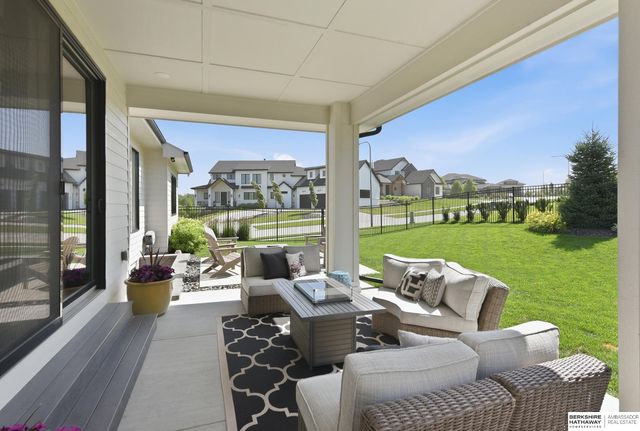 2005 S 208th Street, Elkhorn, NE 68022
