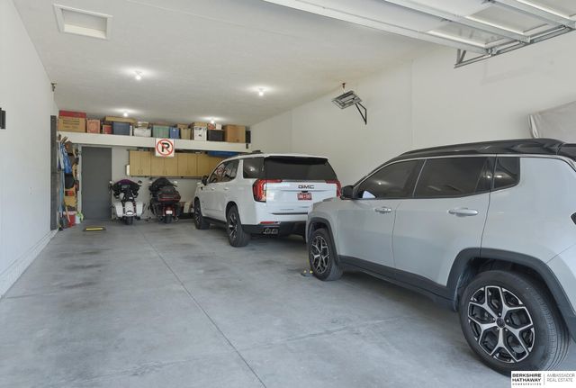 2005 S 208th Street, Elkhorn, NE 68022