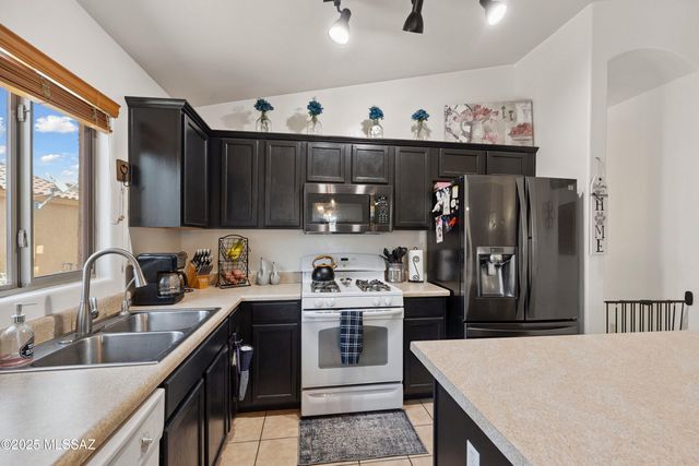 14213 N Maize Farm Avenue, Marana, AZ 85658