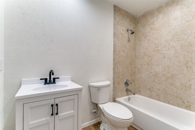 2627 Winterlake Drive, Carrollton, TX 75006