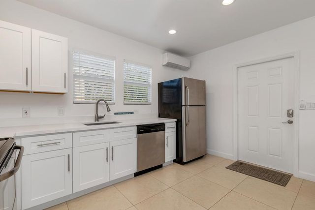 2350 Parker Avenue, West Palm Beach, FL 33401