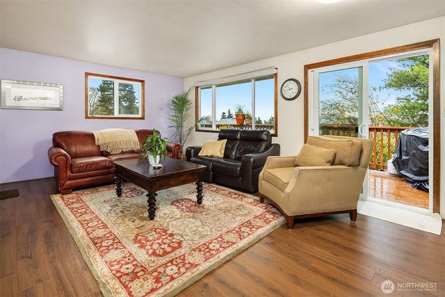 609 NW Broadway Street, Coupeville, WA 98239