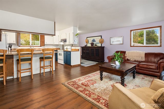 609 NW Broadway Street, Coupeville, WA 98239