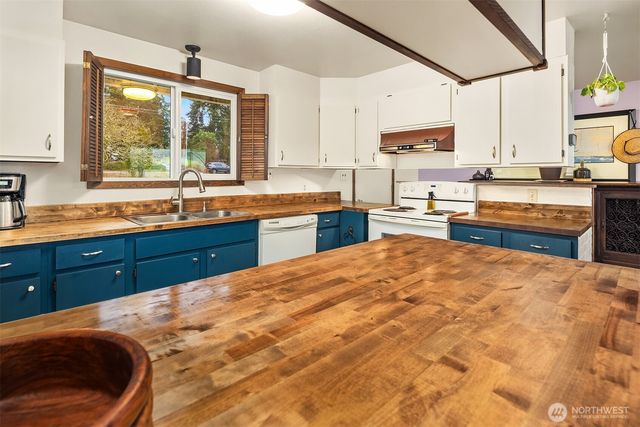 609 NW Broadway Street, Coupeville, WA 98239