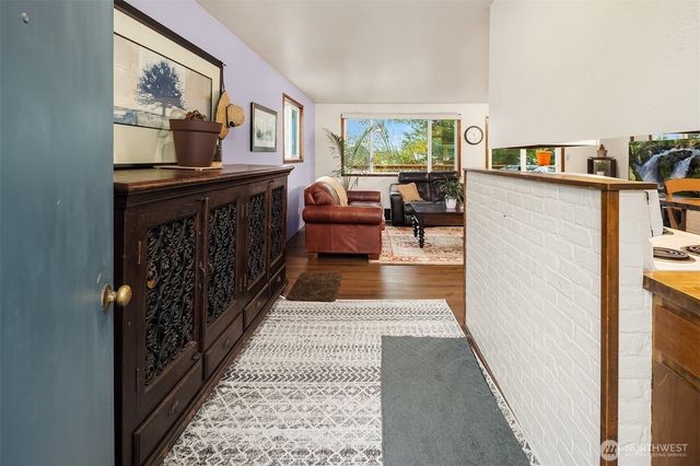 609 NW Broadway Street, Coupeville, WA 98239