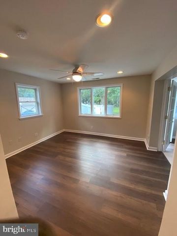 4410 CHURCH RD, Mount Laurel, NJ 08054