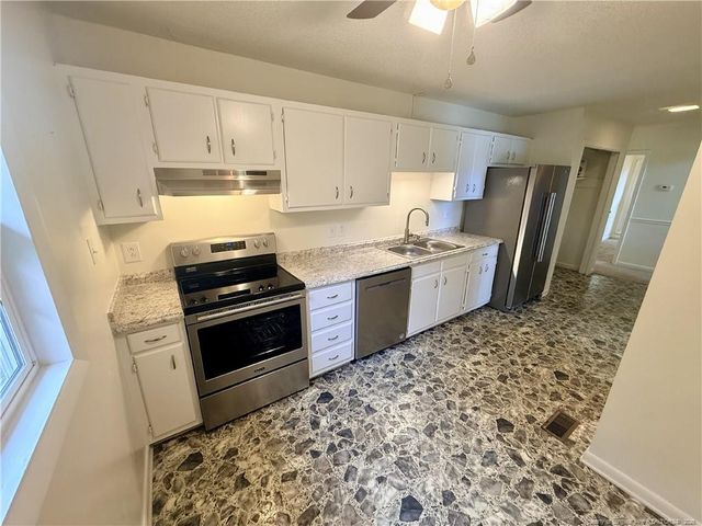 1009 Louisburg Place, Fayetteville, NC 28311