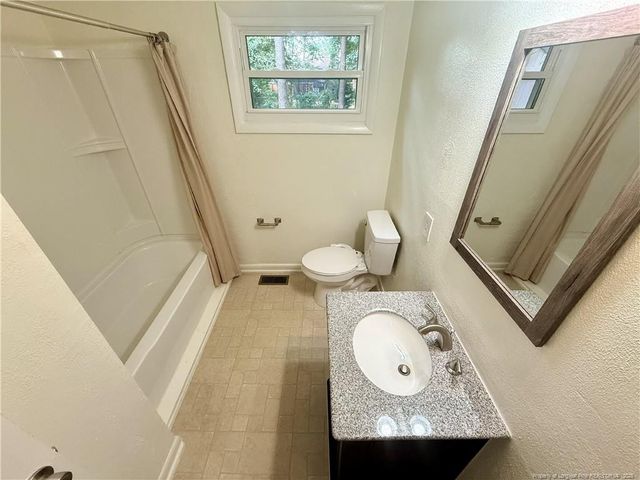 1009 Louisburg Place, Fayetteville, NC 28311