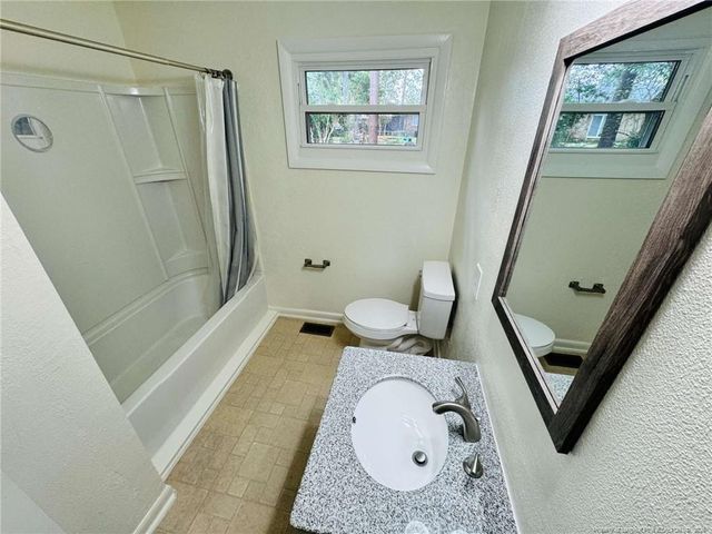 1009 Louisburg Place, Fayetteville, NC 28311