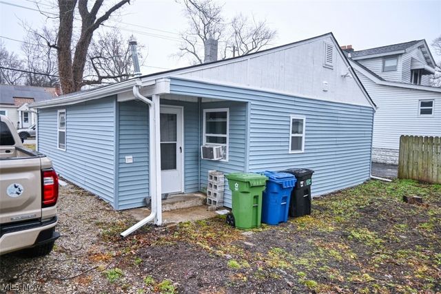 130 Traymore Boulevard, Eastlake, OH 44095