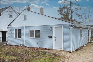 130 Traymore Boulevard, Eastlake, OH 44095