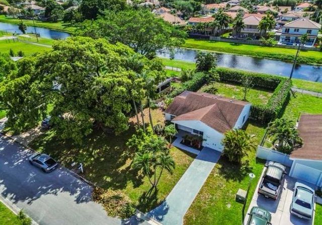 5372 E COURTNEY E, Boynton Beach, FL 33472