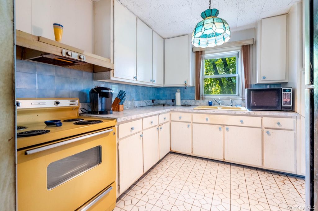 4 Charter Circle 4, Ossining, NY 10562 — photo 5