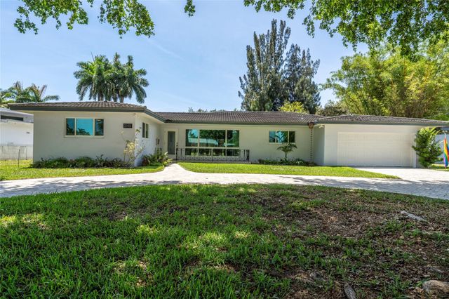 3140 Calle Largo Drive, Hollywood, FL 33021