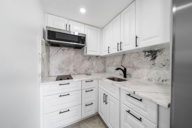 15 S Golfview Road 206, Lake Worth, FL 33460