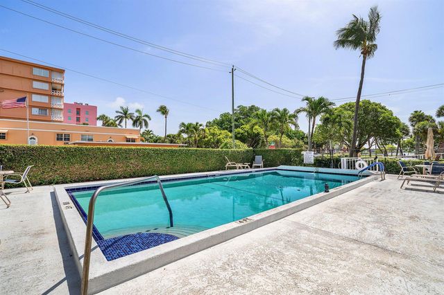 15 S Golfview Road 206, Lake Worth, FL 33460