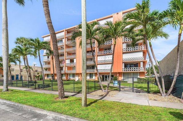 15 S Golfview Road 206, Lake Worth, FL 33460