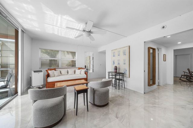 15 S Golfview Road 206, Lake Worth, FL 33460