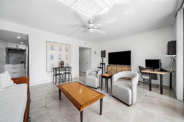 15 S Golfview Road 206, Lake Worth, FL 33460