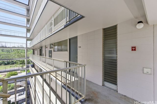 95-061 Waikalani Drive D704, Mililani, HI 96789