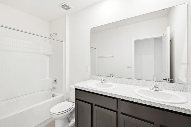 5635 HOLLINGWORTH TRAIL, Wesley Chapel, FL 33545