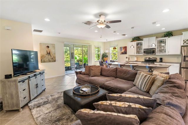 6228 35TH COURT E, Bradenton, FL 34203