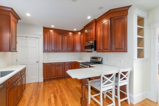 16 Rutherford Ave, Haverhill, MA 01835