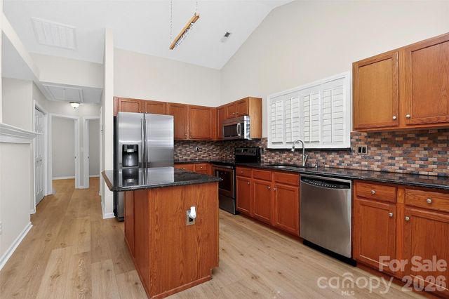 7022 Duchamp Drive, Charlotte, NC 28215