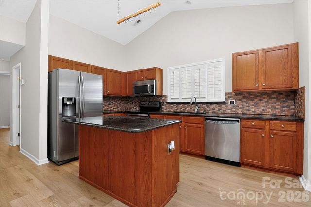 7022 Duchamp Drive, Charlotte, NC 28215