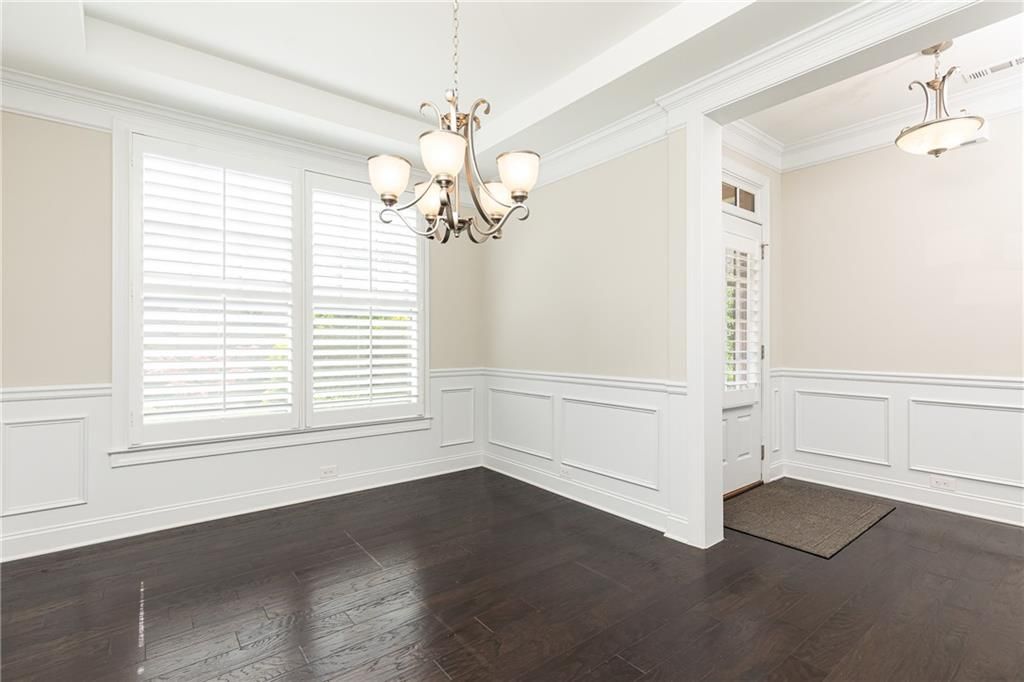 Image 10 of property listing at 9024 Tuckerbrook Lane, Alpharetta, GA 30022