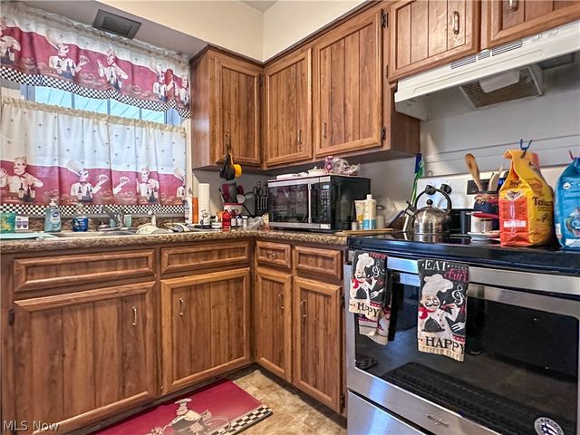 869 Frederick Street, Niles, OH 44446