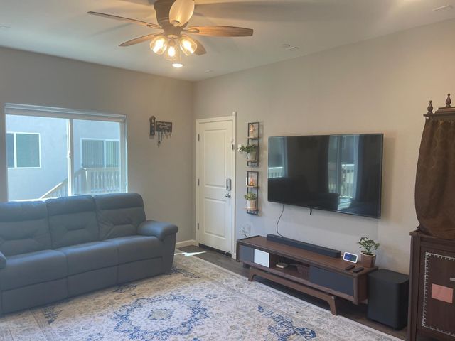 1424 Willowedge Way, Stockton, CA 95206