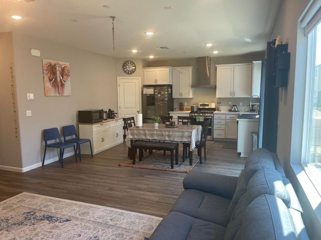 1424 Willowedge Way, Stockton, CA 95206