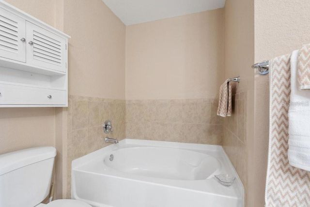 1064 N TAMIAMI TRAIL 1425, Sarasota, FL 34236