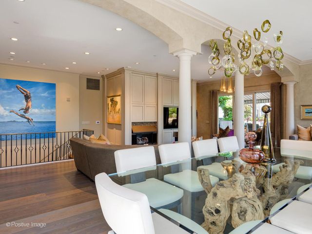 55 W Delaware Place 1101, Chicago, IL 60610