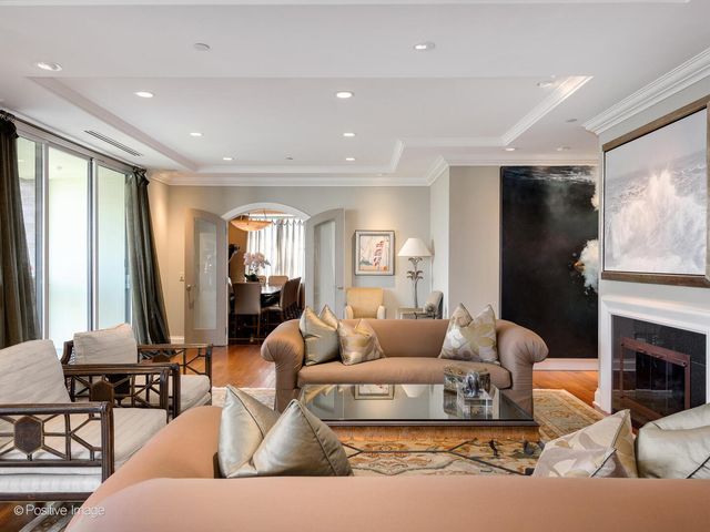 55 W Delaware Place 1101, Chicago, IL 60610