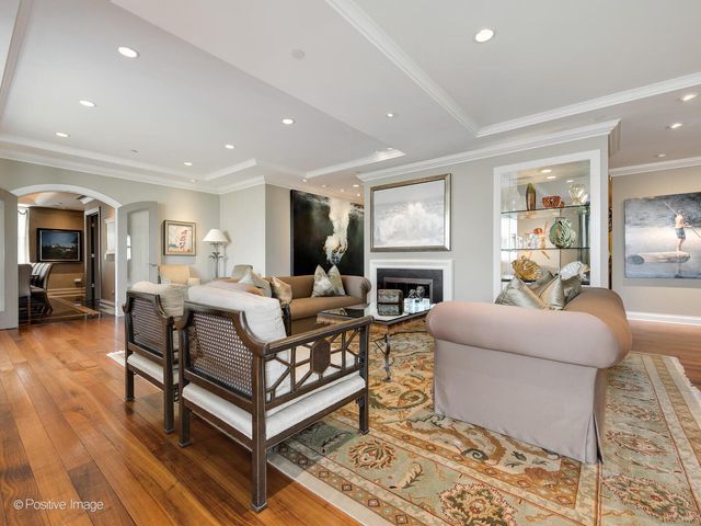 55 W Delaware Place 1101, Chicago, IL 60610