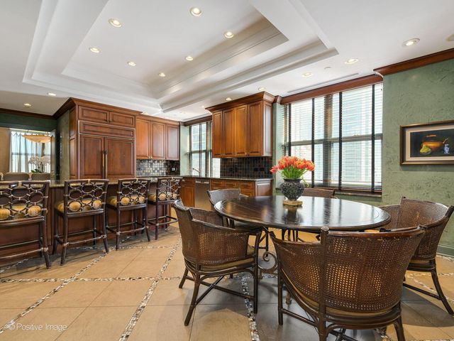 55 W Delaware Place 1101, Chicago, IL 60610