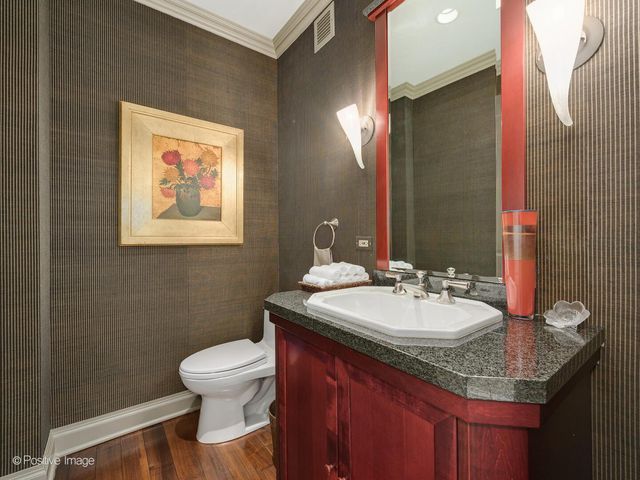55 W Delaware Place 1101, Chicago, IL 60610