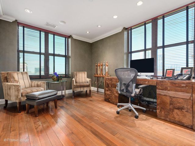 55 W Delaware Place 1101, Chicago, IL 60610