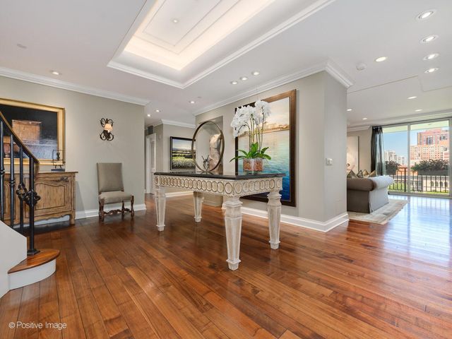 55 W Delaware Place 1101, Chicago, IL 60610