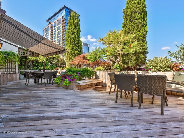 55 W Delaware Place 1101, Chicago, IL 60610