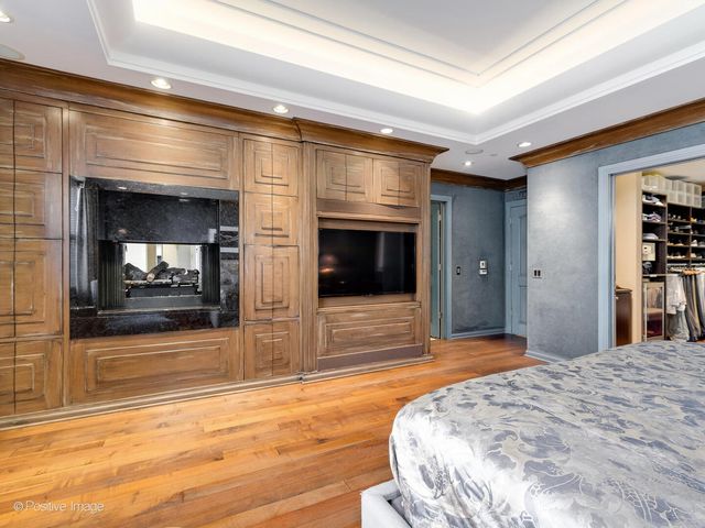 55 W Delaware Place 1101, Chicago, IL 60610