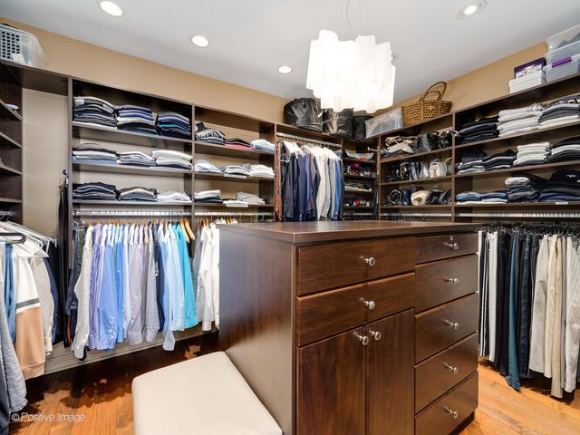 55 W Delaware Place 1101, Chicago, IL 60610