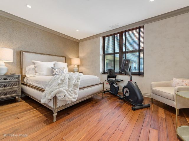 55 W Delaware Place 1101, Chicago, IL 60610