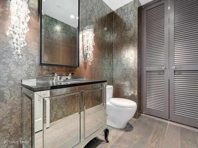 55 W Delaware Place 1101, Chicago, IL 60610