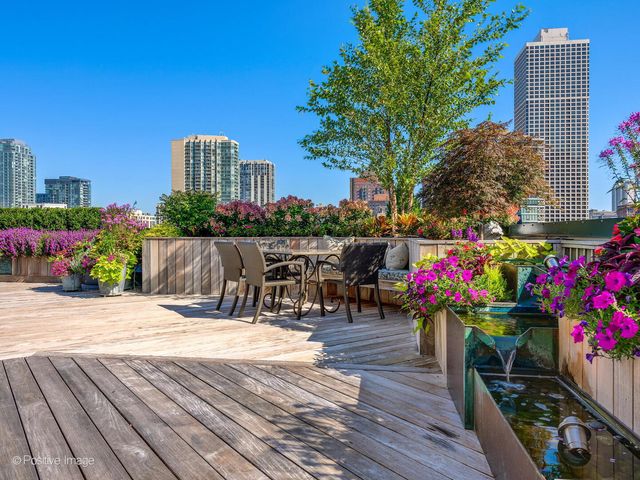 55 W Delaware Place 1101, Chicago, IL 60610